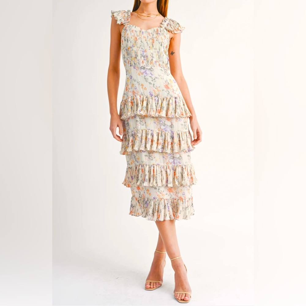 NWOT Pleated Floral Tiered Midi Dress